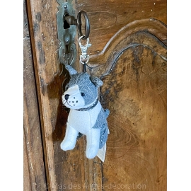 Porte clés - Theo - staff-terrier - de la créatrice "Dora Designs"