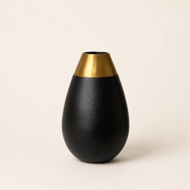 Vase Vienna en métal noir et doré – Lene Bjerre – 26 cm