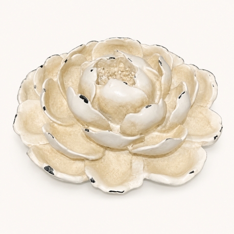 Rose décorative en résine crème patinée diamètre 12 cm
