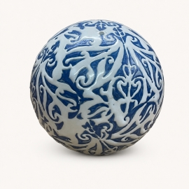 Boule décorative Navah en céramique blanche et bleue – diamètre 8 cm