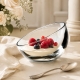 Coupe Bubble La Rochère présentée avec une crème et des fruits rouges.