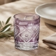 Verre à eau Esther sur une table de déjeuner