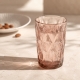  Le relief du verre Diamond rose mis en valeur par une lumière douce.