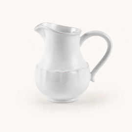 Dimensions du pichet Impressions blanc : hauteur 21,2 cm, largeur 15,1 cm, contenance 1,92 L